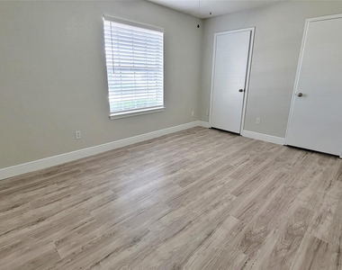5227 Clarkston Lane - Photo Thumbnail 17