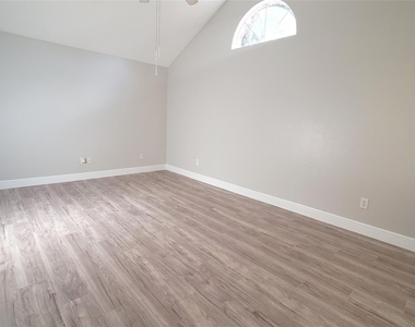 5227 Clarkston Lane - Photo Thumbnail 10