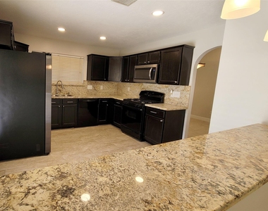 5227 Clarkston Lane - Photo Thumbnail 9