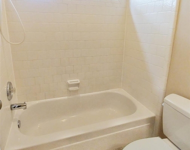 5227 Clarkston Lane - Photo Thumbnail 16