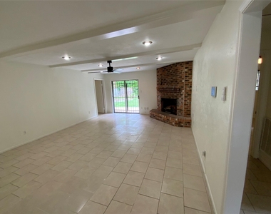 7710 Ashmole Lane - Photo Thumbnail 3