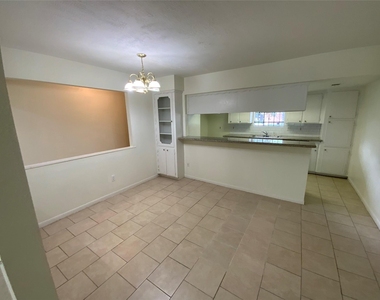 7710 Ashmole Lane - Photo Thumbnail 6