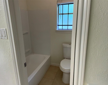 7710 Ashmole Lane - Photo Thumbnail 13