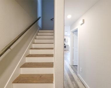 7202 Sandle Street - Photo Thumbnail 2