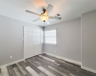 7202 Sandle Street - Photo Thumbnail 8