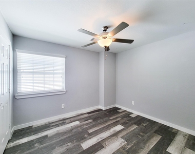 7202 Sandle Street - Photo Thumbnail 7
