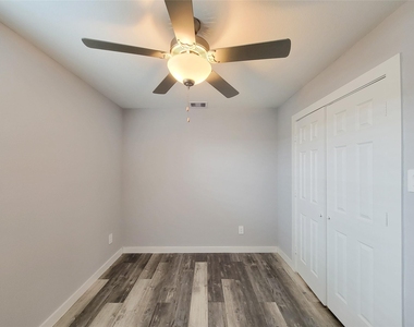 7202 Sandle Street - Photo Thumbnail 12