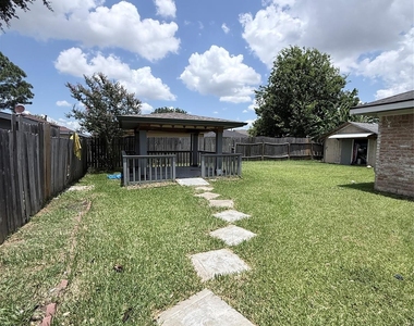 12214 Corona Lane - Photo Thumbnail 9