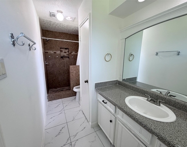 12214 Corona Lane - Photo Thumbnail 23