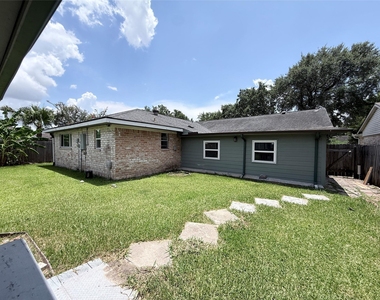 12214 Corona Lane - Photo Thumbnail 6