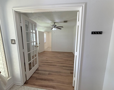 12214 Corona Lane - Photo Thumbnail 26