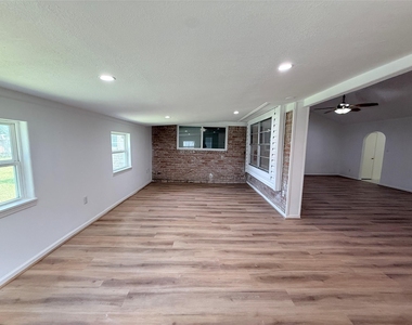 12214 Corona Lane - Photo Thumbnail 31