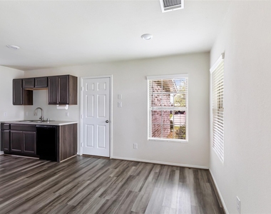 5858 Rosehill Forest Lane - Photo Thumbnail 4