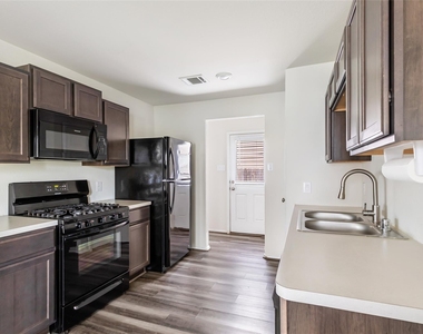 5858 Rosehill Forest Lane - Photo Thumbnail 6