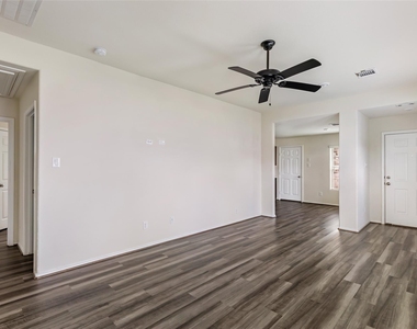 5858 Rosehill Forest Lane - Photo Thumbnail 2