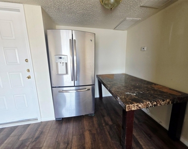 2826 S Bartell Drive - Photo Thumbnail 10