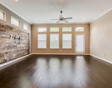5807 Larkin Street - Photo Thumbnail 7