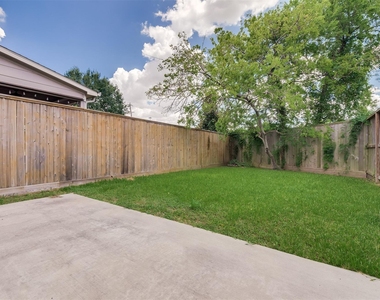 5807 Larkin Street - Photo Thumbnail 12