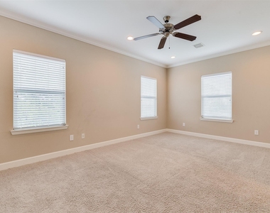 5807 Larkin Street - Photo Thumbnail 16
