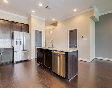 5807 Larkin Street - Photo Thumbnail 5