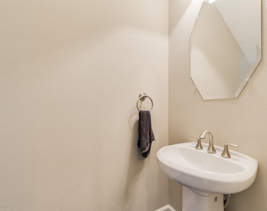 5807 Larkin Street - Photo Thumbnail 11