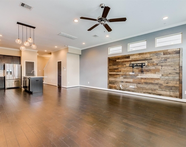 5807 Larkin Street - Photo Thumbnail 10