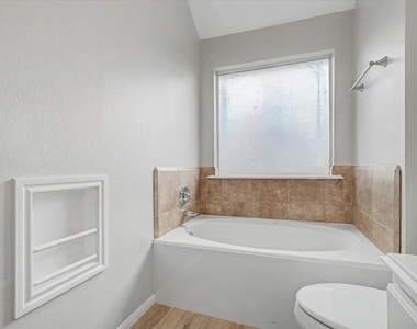 19206 Terra Forest Court - Photo Thumbnail 18