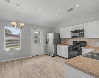 19206 Terra Forest Court - Photo Thumbnail 8