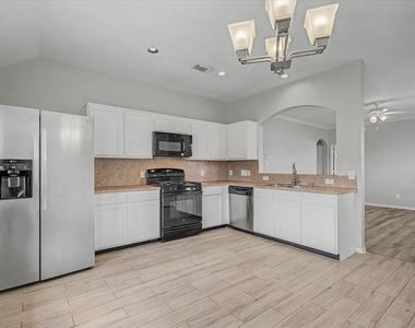 19206 Terra Forest Court - Photo Thumbnail 7
