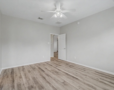 19206 Terra Forest Court - Photo Thumbnail 14