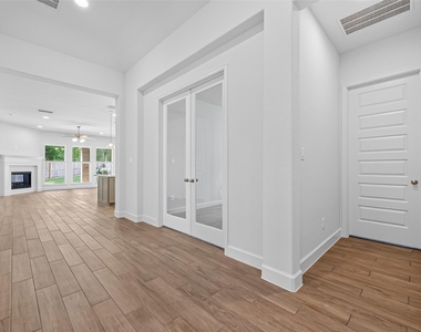 232 W Netleaf Court - Photo Thumbnail 6