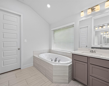 232 W Netleaf Court - Photo Thumbnail 32
