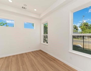 4710 Mallow Street - Photo Thumbnail 12