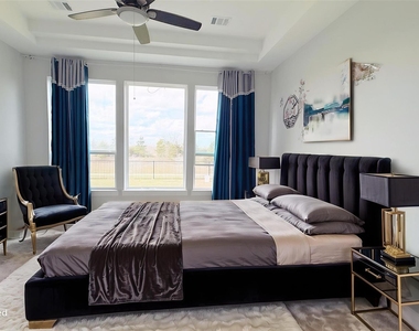 5918 Emerald Ranch Lane - Photo Thumbnail 9