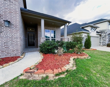 5918 Emerald Ranch Lane - Photo Thumbnail 10