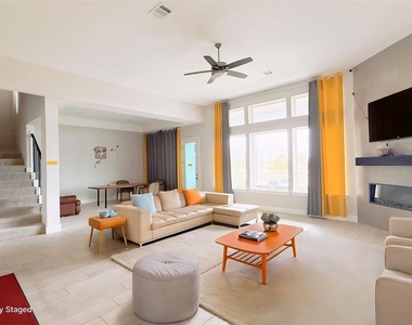 5918 Emerald Ranch Lane - Photo Thumbnail 6