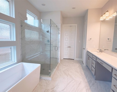 5918 Emerald Ranch Lane - Photo Thumbnail 16