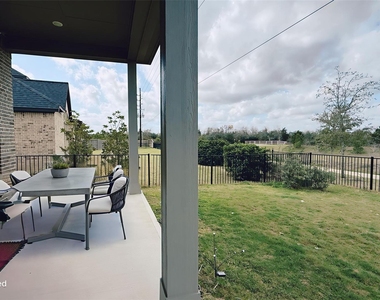 5918 Emerald Ranch Lane - Photo Thumbnail 23