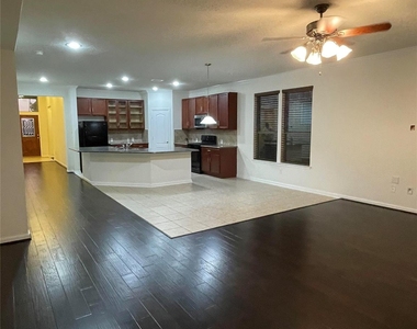 16511 Winthrop Bend Drive - Photo Thumbnail 6