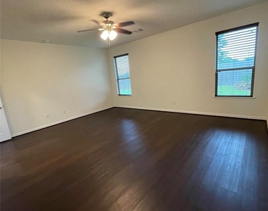 16511 Winthrop Bend Drive - Photo Thumbnail 9
