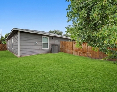 5409 Nielan Street - Photo Thumbnail 3