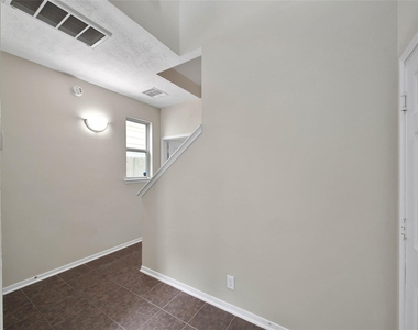 3323 Masters Point Drive - Photo Thumbnail 23