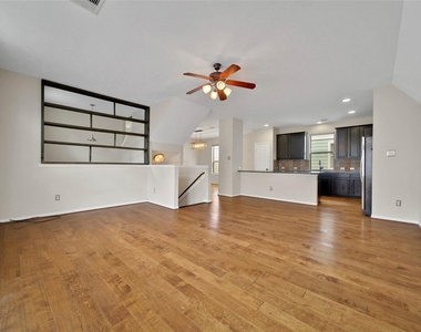3323 Masters Point Drive - Photo Thumbnail 5