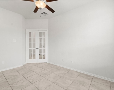 4234 Green Landing Drive - Photo Thumbnail 6