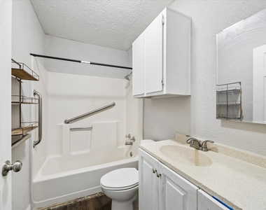 21197 Live Oak Street - Photo Thumbnail 8
