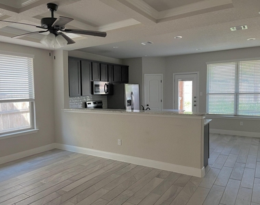 1664 Barrett Avenue - Photo Thumbnail 2