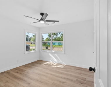 5023 Cosby Street - Photo Thumbnail 11