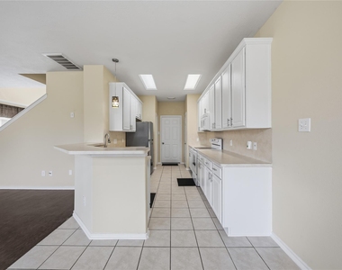 2951 Hackamore Hollow Lane - Photo Thumbnail 8