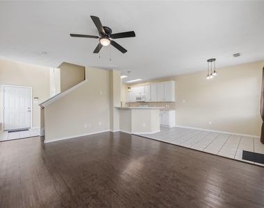 2951 Hackamore Hollow Lane - Photo Thumbnail 4