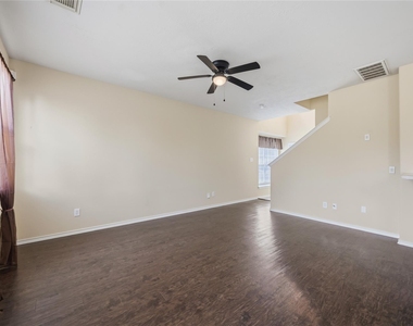 2951 Hackamore Hollow Lane - Photo Thumbnail 5